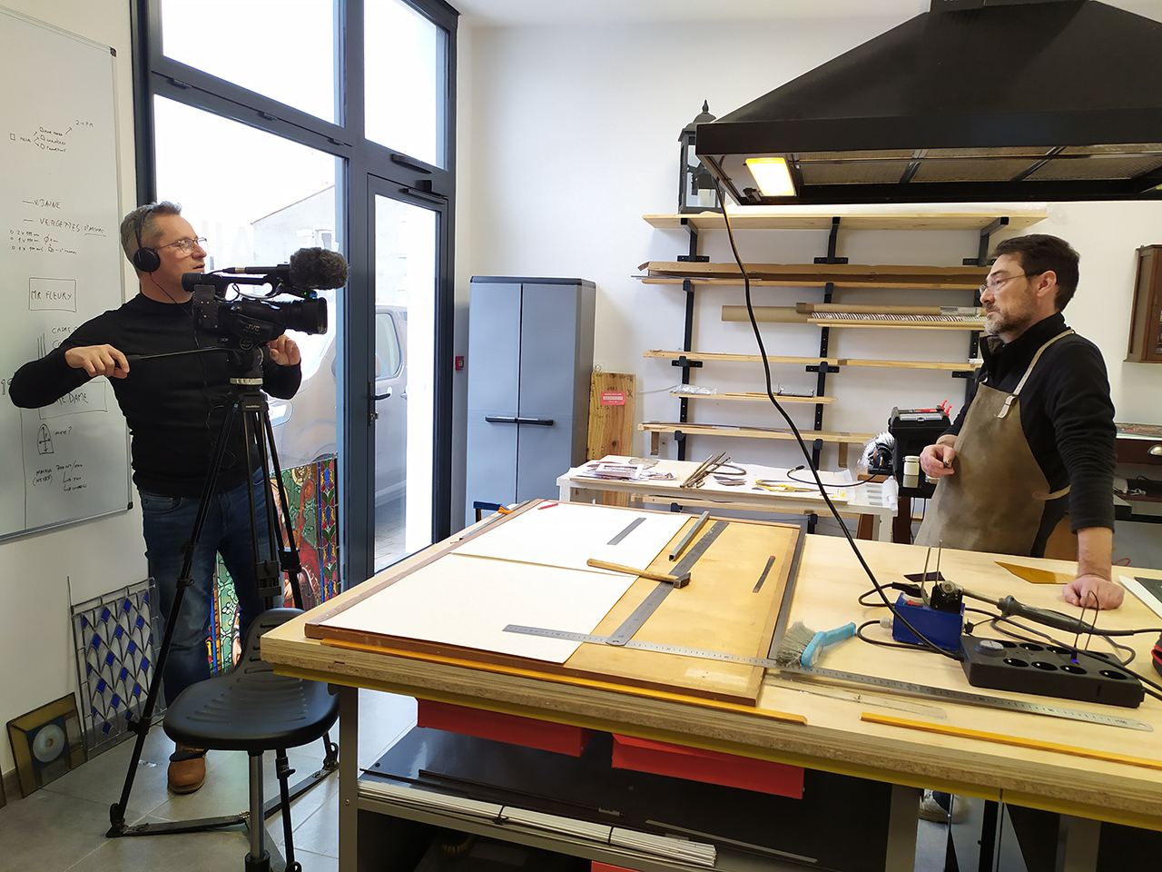 Interview TV Vendée - actu - découverte des ateliers d'art du patrimoine.